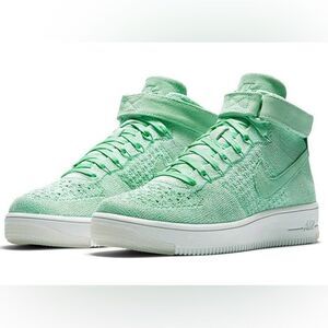 Rare Nike Air Force 1 Ultra Flyknit Mid Gets An Enamel Green Treatment. Size 7.5